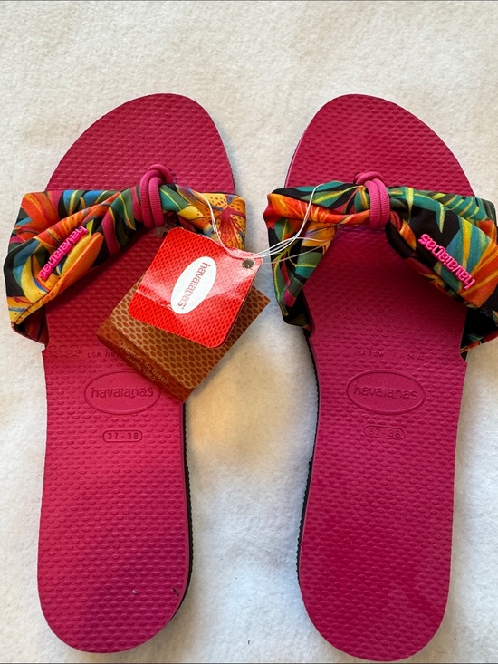 Havaianas Shoes - NWT Havaianas Tropical Bow Flip Flops Pink Brazil Sandals US 7/8